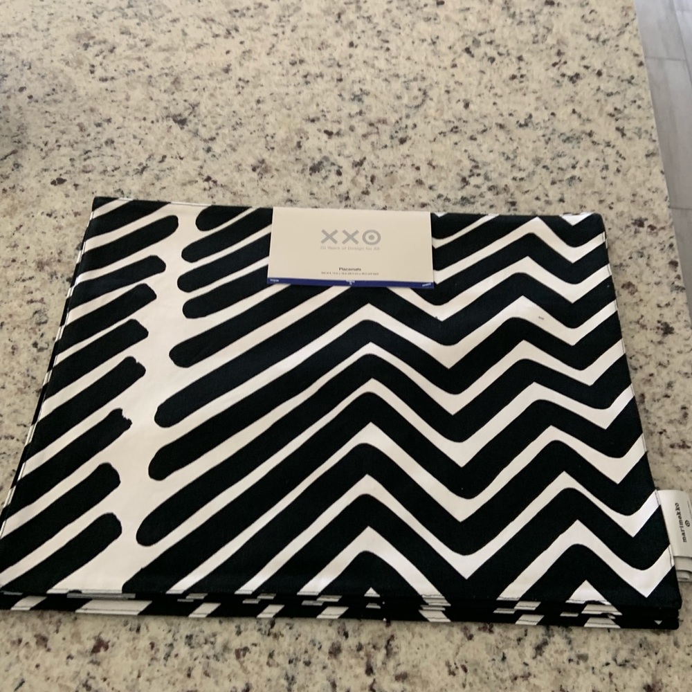 Marimekko For Target Reversible placemat Set of 4 - Picture 1 of 3